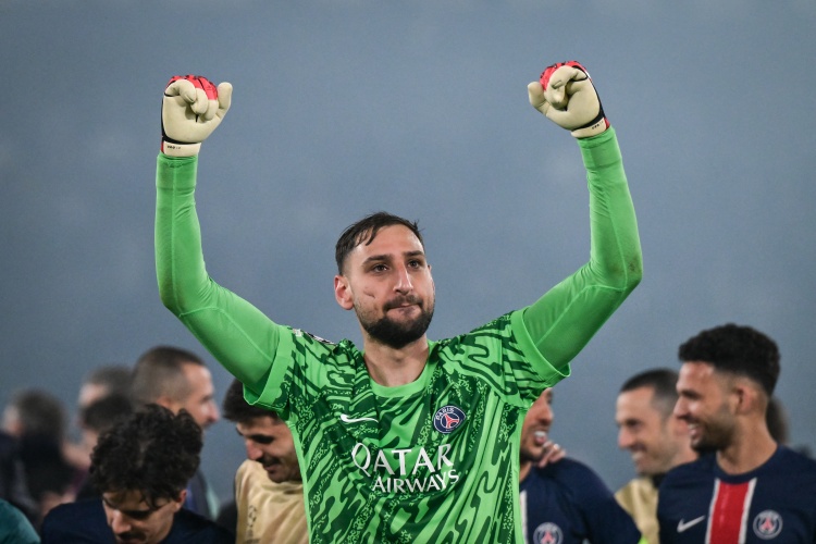 出售奥纳纳, 城主力门将, 普瓦西基地 出售奥纳纳, 城主力门将, 普瓦西基地