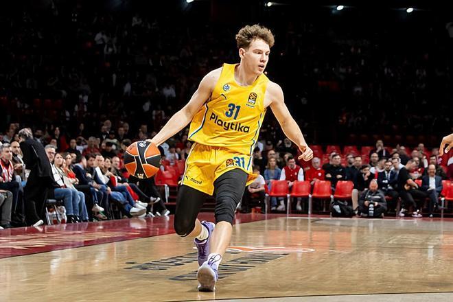 总共出场, 次犯规