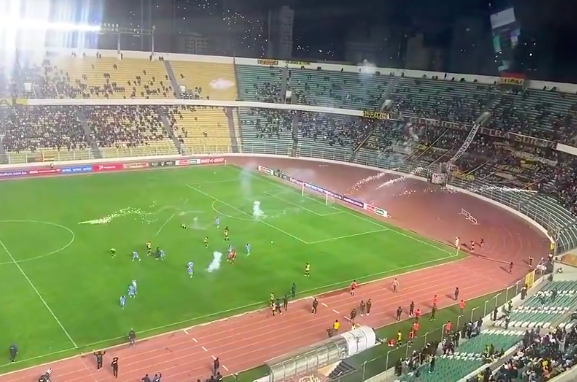 有射向高空, 强者球迷提, 为最强者打