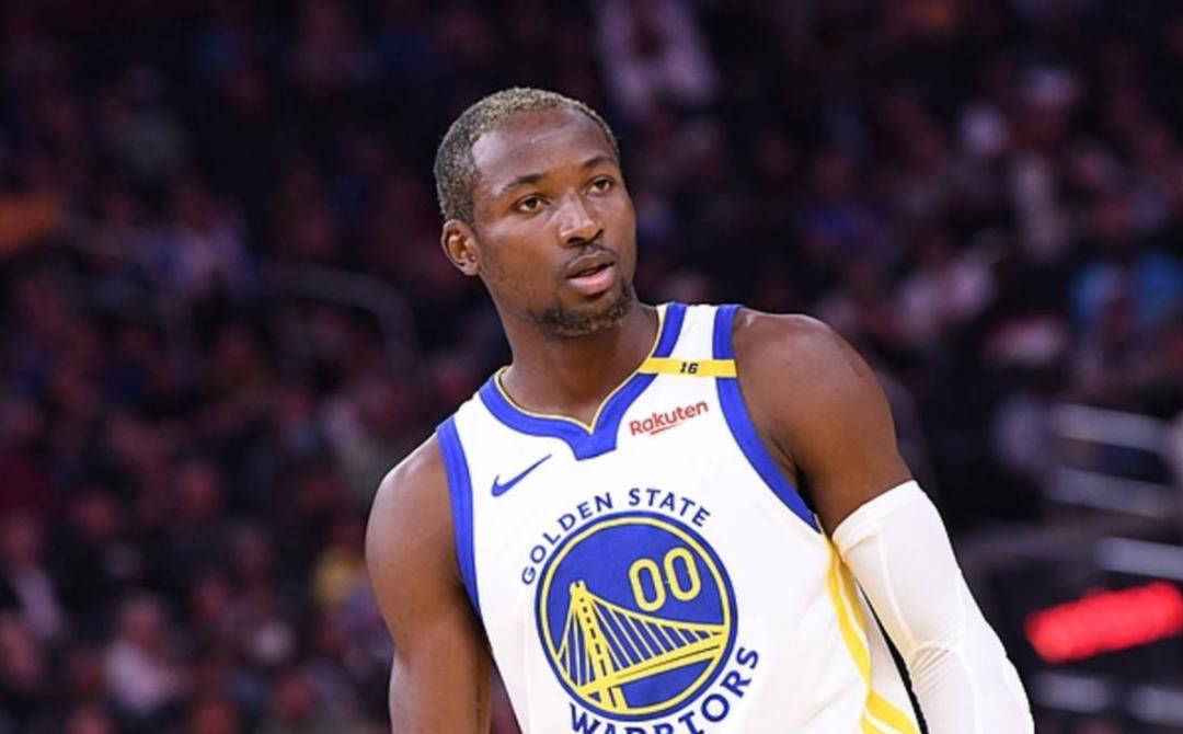 士与库明加 士与库明加