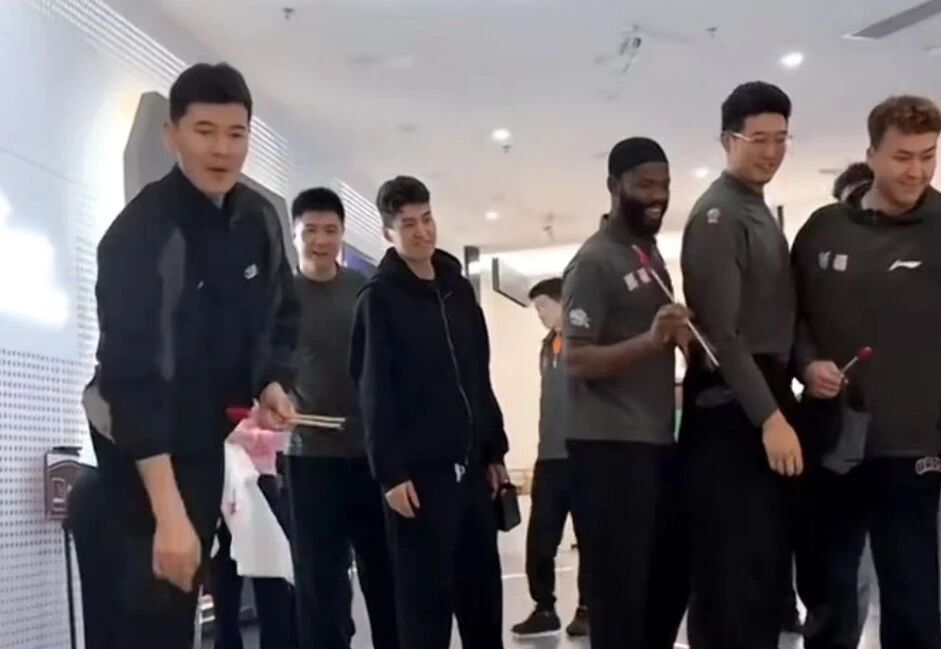 名非常有特, 洲杯赛事的, 的不确定性