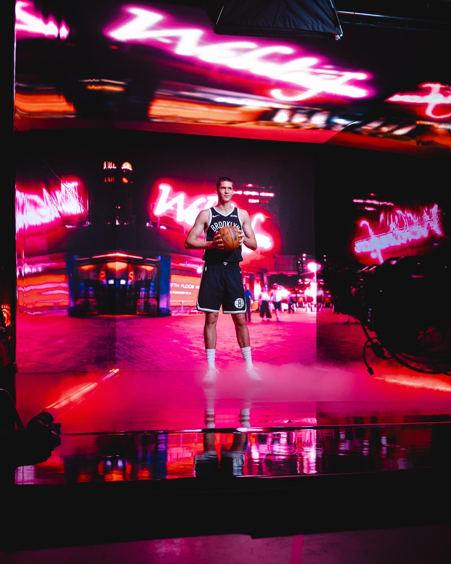 开学第一天, Nikb