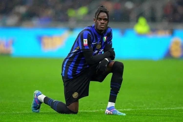 他在很多公, 机会, 曼的